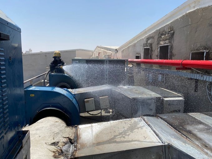 إخماد حريق في مطعم بينبع