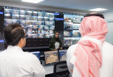 وزير الرياضة يطلع على آخر مستجدات الأعمال الإنشائية بملعب أرامكو استعدادا للمونديال.. صور