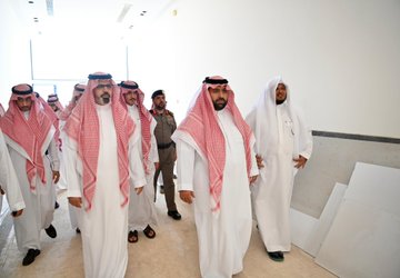 أمير جازان ونائبه يتفقدان المشروعات التنموية والسياحية بجزر فرسان .. فيديو