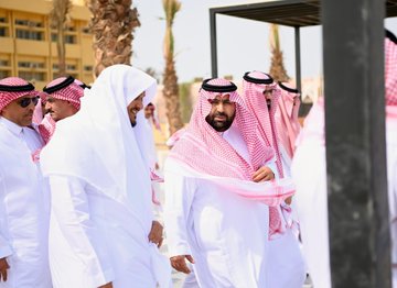 أمير جازان ونائبه يتفقدان المشروعات التنموية والسياحية بجزر فرسان .. فيديو