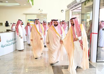 أمير جازان ونائبه يتفقدان المشروعات التنموية والسياحية بجزر فرسان .. فيديو