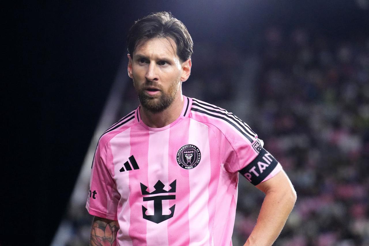 ميسي يفكر جديًا في خوض تجربة جديدة في الدوري السعودي
