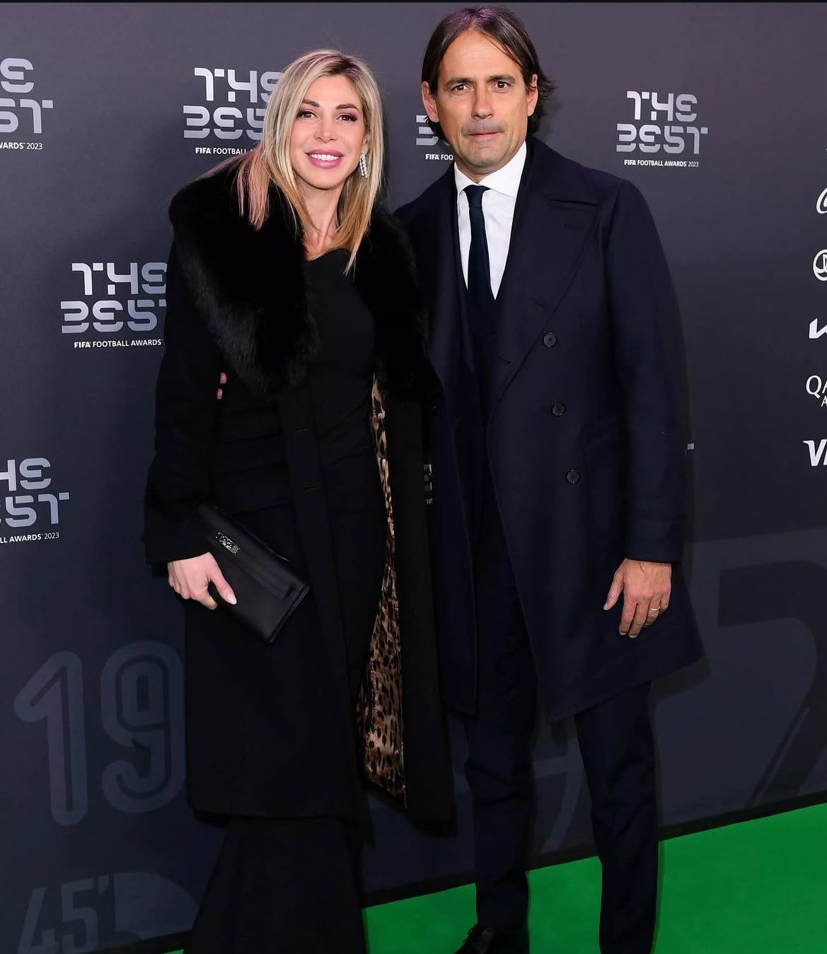 جماهير سعودية تتساءل: لماذا تربط زوجات اللاعبين والمدربين دائما بمفاوضات الهلال فقط؟