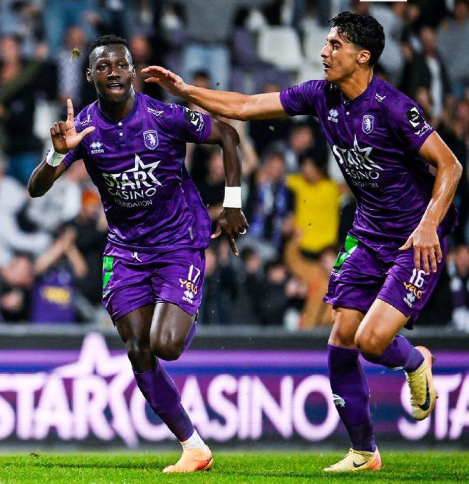 الاتحاد يغلق الباب أمام الإحتراف الخارجي ويتمسك بفيصل الغامدي ومروان الصحفي