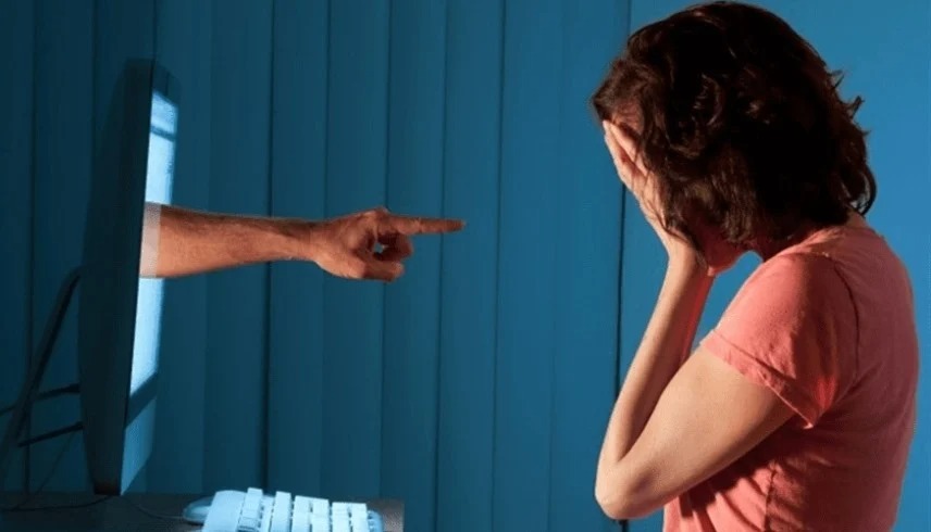 تعليق على &#8220;إنستغرام&#8221; يدفع زوجة مصرية لطلب الخلع: &#8220;شبّهني بعود فحم وقطعة عجوة&#8221;