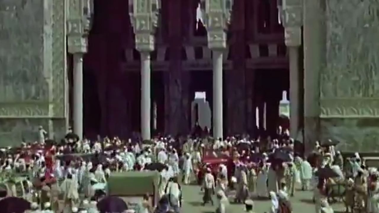 فيديو نادر وعالي الجودة يُعرض لأول مرة لموسم الحج عام 1384هـ &#8211; 1965م