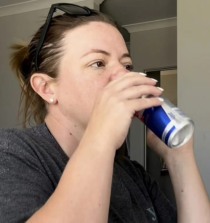 أم شابة تصاب بتلف في الكبد بسبب مشروب طاقة شائع