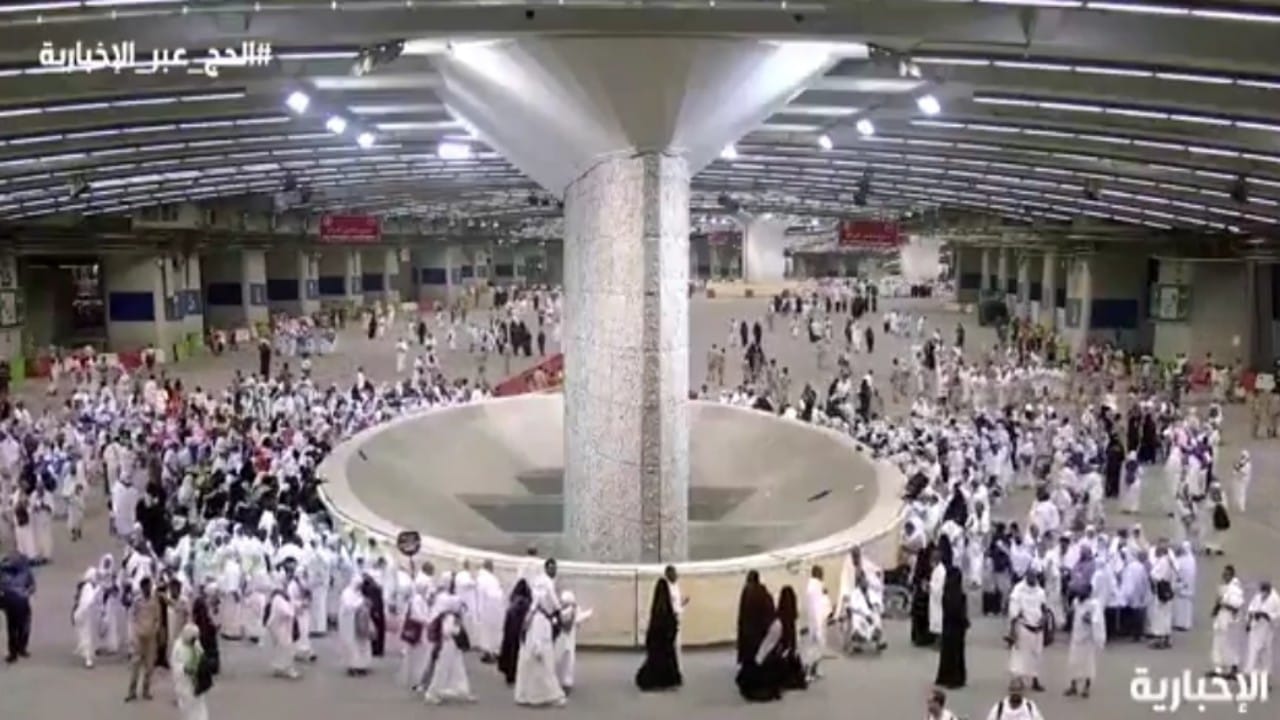 ضيوف الرحمن يتوافدون على منشأة الجمرات لرمي جمرة العقبة الكبرى