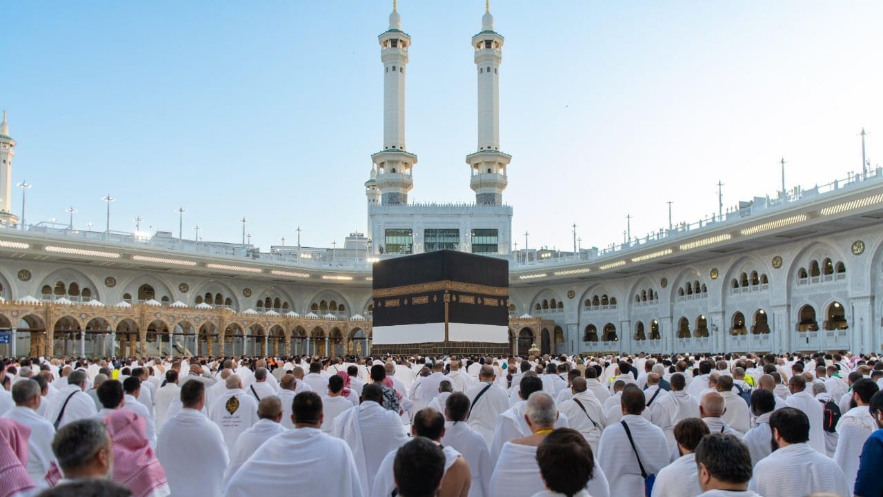 صلاة عيد الأضحى من الحرمين الشريفين.. صور