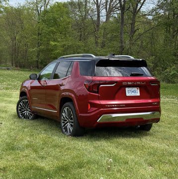 GMC تكشف عن تيرين دينالي 2025 بمحرك جديد وتصميم أكثر فخامة .. صور