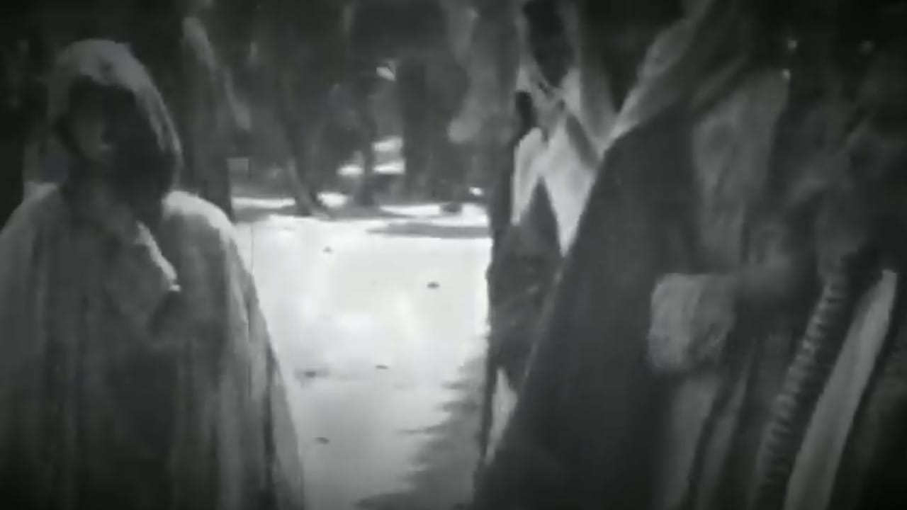 رحالة بريطاني يوثق لقطات نادرة لعيد الأضحى في عنيزة قبل أكثر من قرن .. فيديو