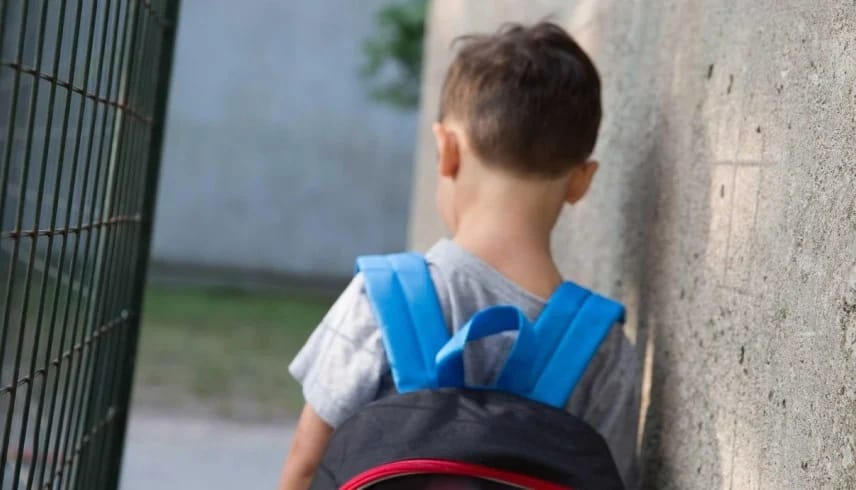 اغتصاب جماعي لطفل على يد زملائه خلال رحلة مدرسية
