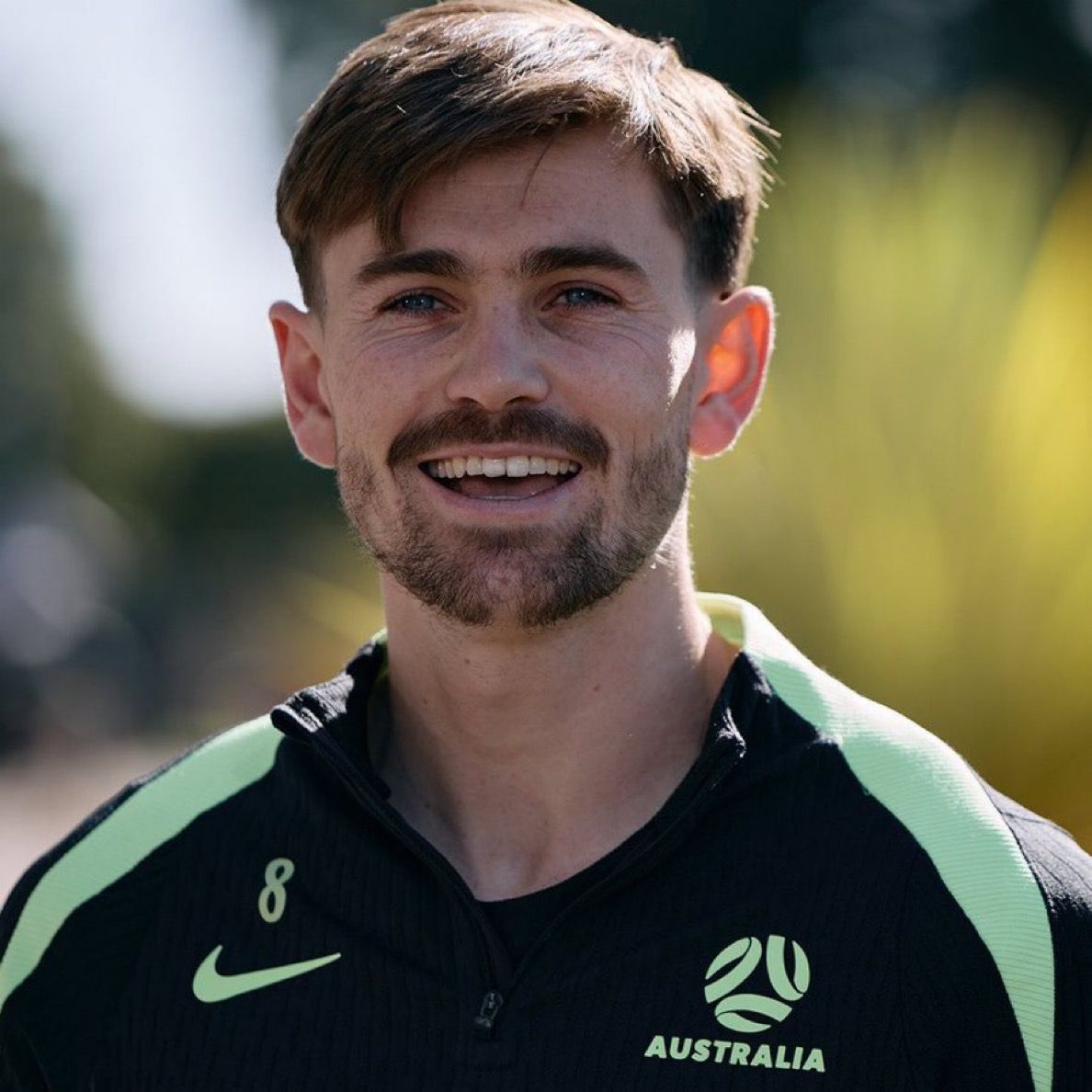 ميتكالف قبل مواجهة الأخضر : نتوقع تأخيرا وملعبا سيئا !