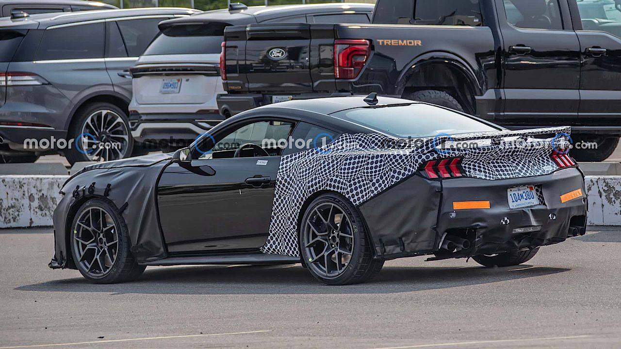فورد تستعد لإطلاق موستنج GT500 بمحرك 800 حصان