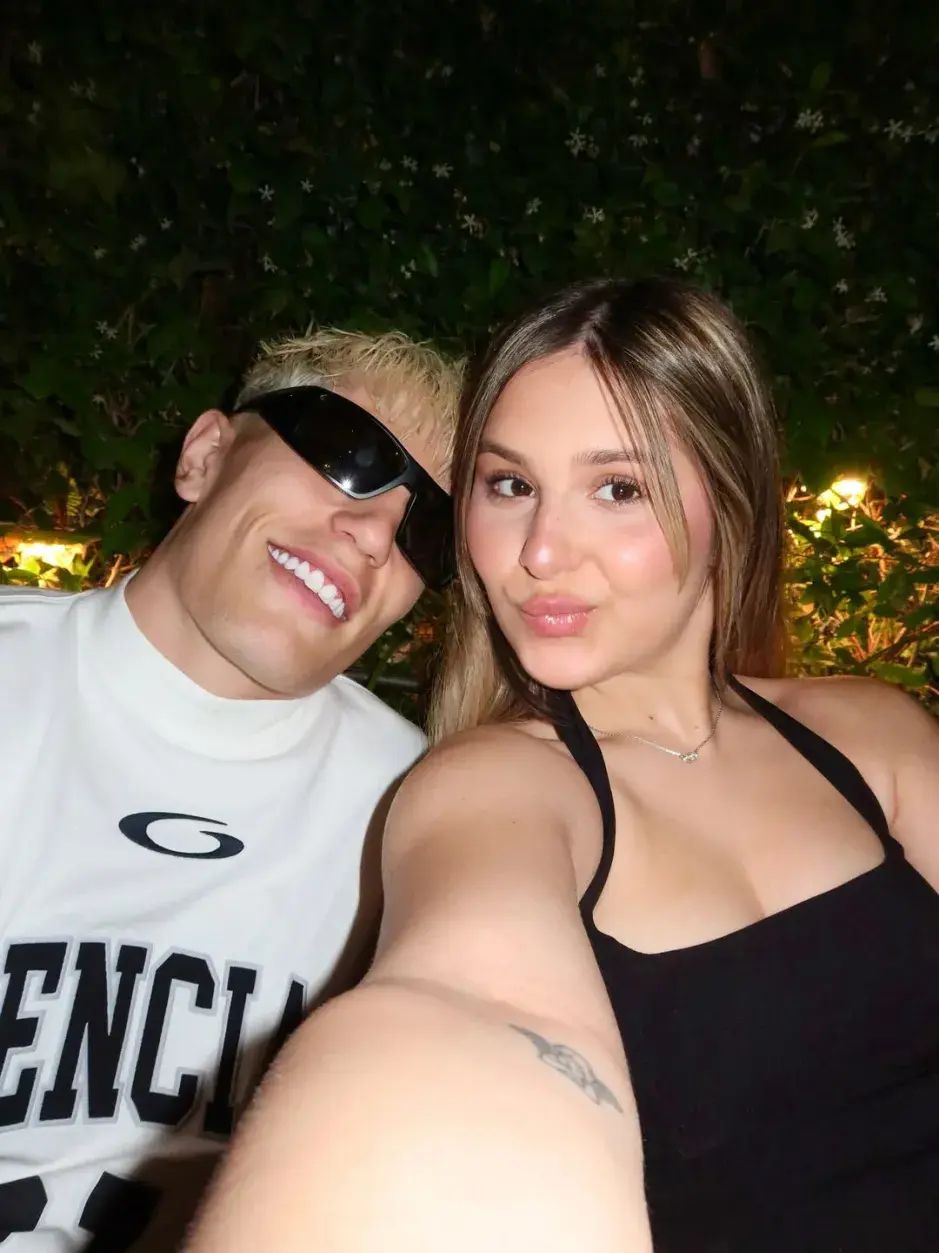 أليخاندرو غارناتشو يهرب مع صديقته إلى روما والنصر يجهز عرضا له .. صور