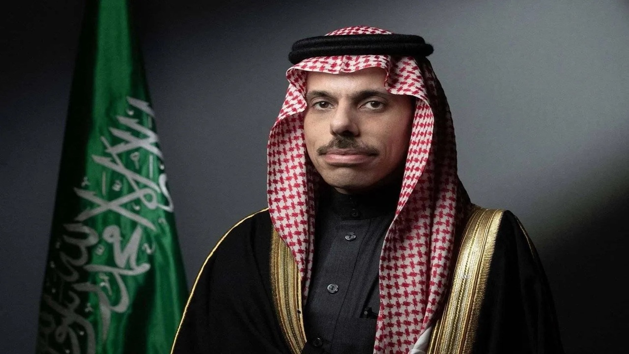 وزير الخارجية يتلقى اتصالًا هاتفيًّا من نظيره الكندي
