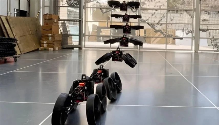 طائرة دون طيار تتحول إلى مركبة برية قبل الهبوط