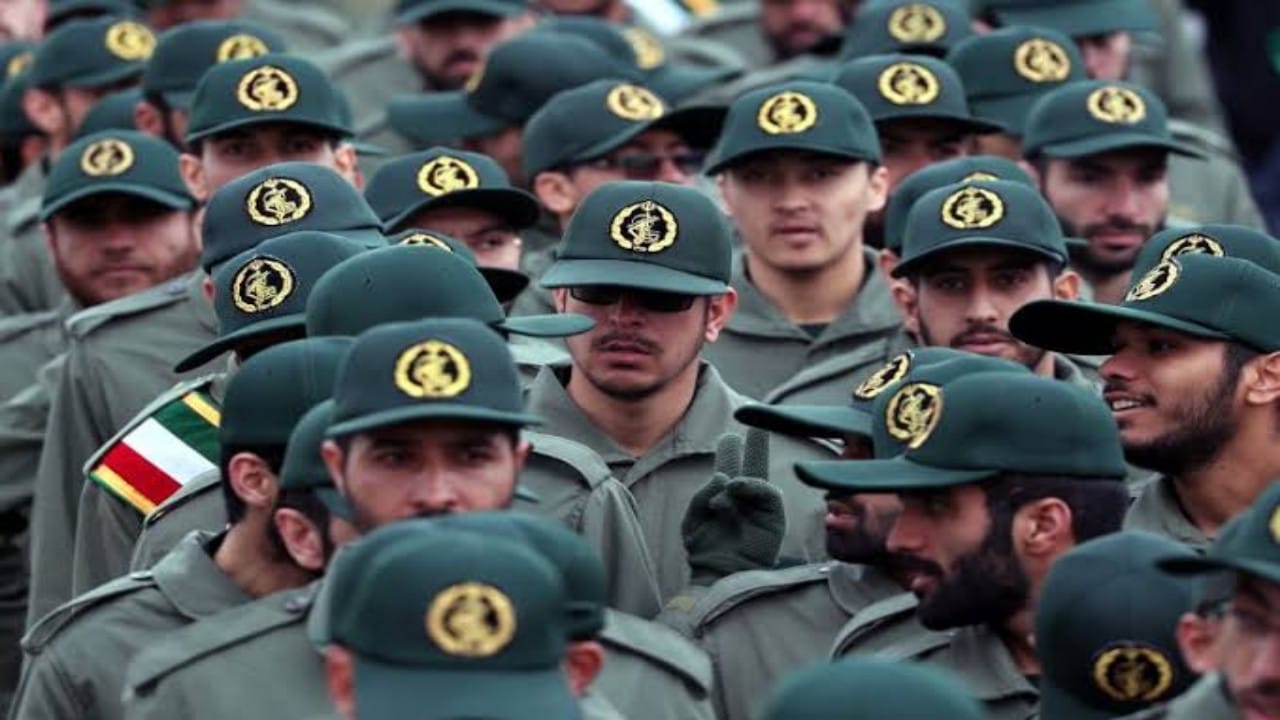 إسرائيل تعلن مقتل قائد لواء المسيرات الثاني بالحرس الثوري