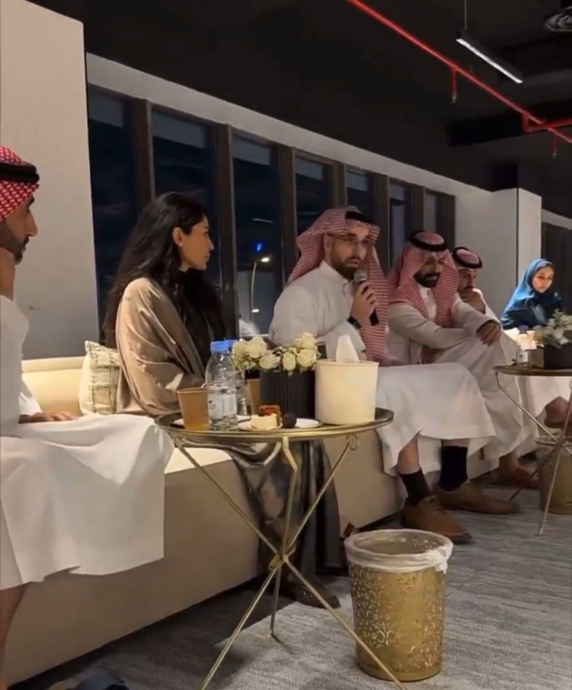 ريم عبدالله تخطف الأنظار في ورشة عمل والجمهور : الحياة تمشي بعد الطلاق .. فيديو ريم عبدالله تخطف الأنظار في ورشة عمل والجمهور : الحياة تمشي بعد الطلاق .. فيديو