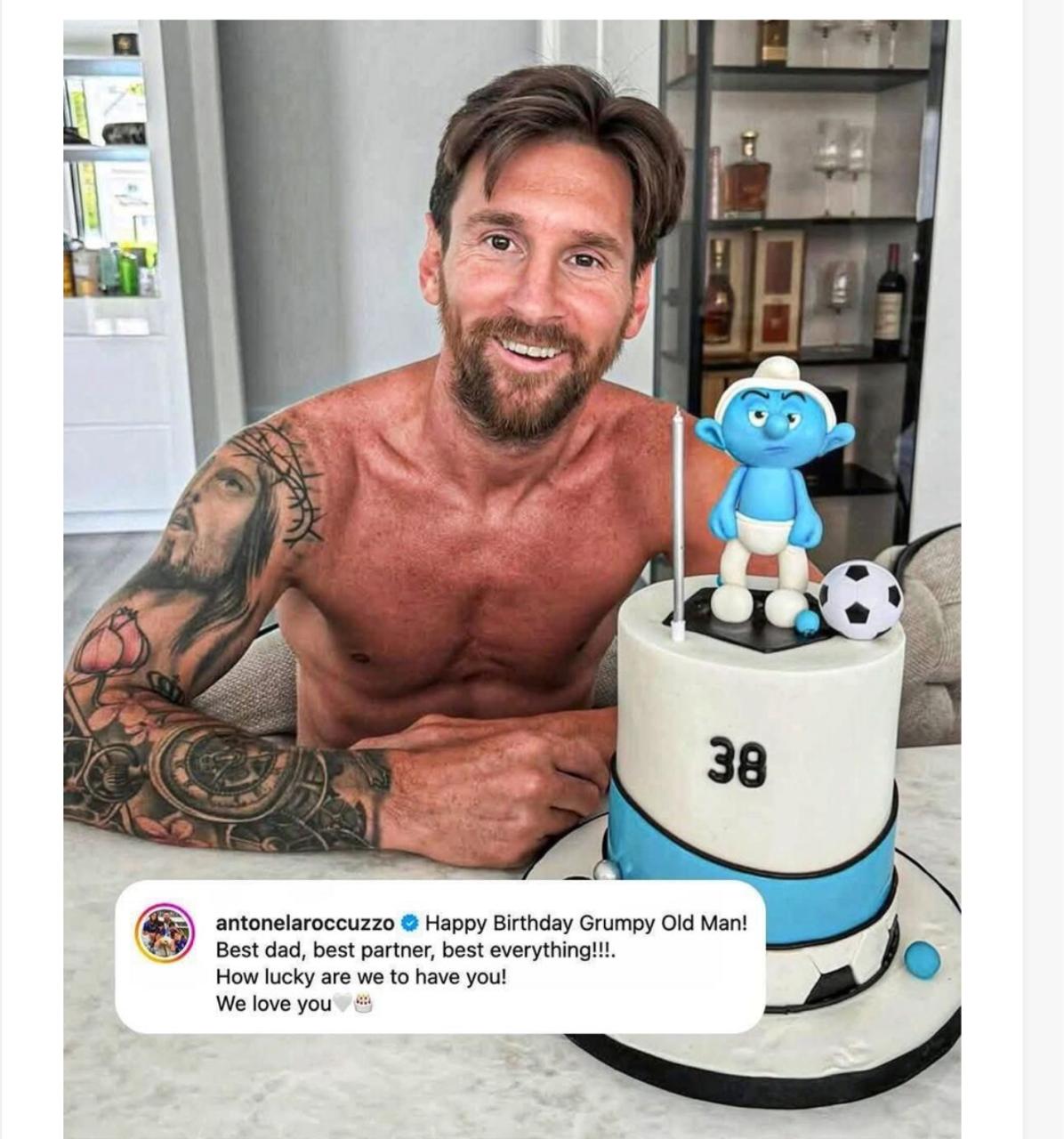 أنتونيلا تفاجأ ميسي بكعكة سنفور غضبان في عيد ميلاده