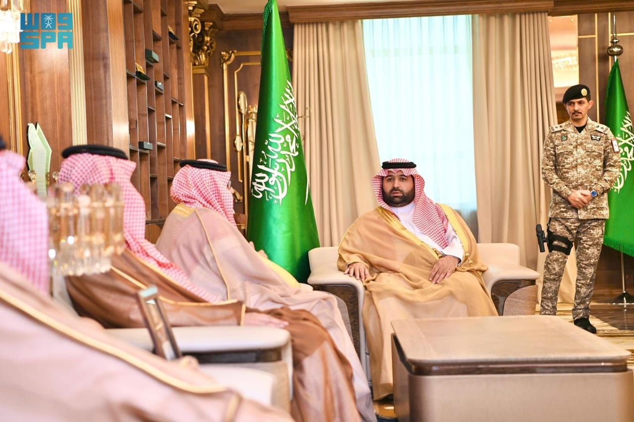 أمير جازان يستقبل الرئيس التنفيذي للشركة السعودية للقهوة.. صور