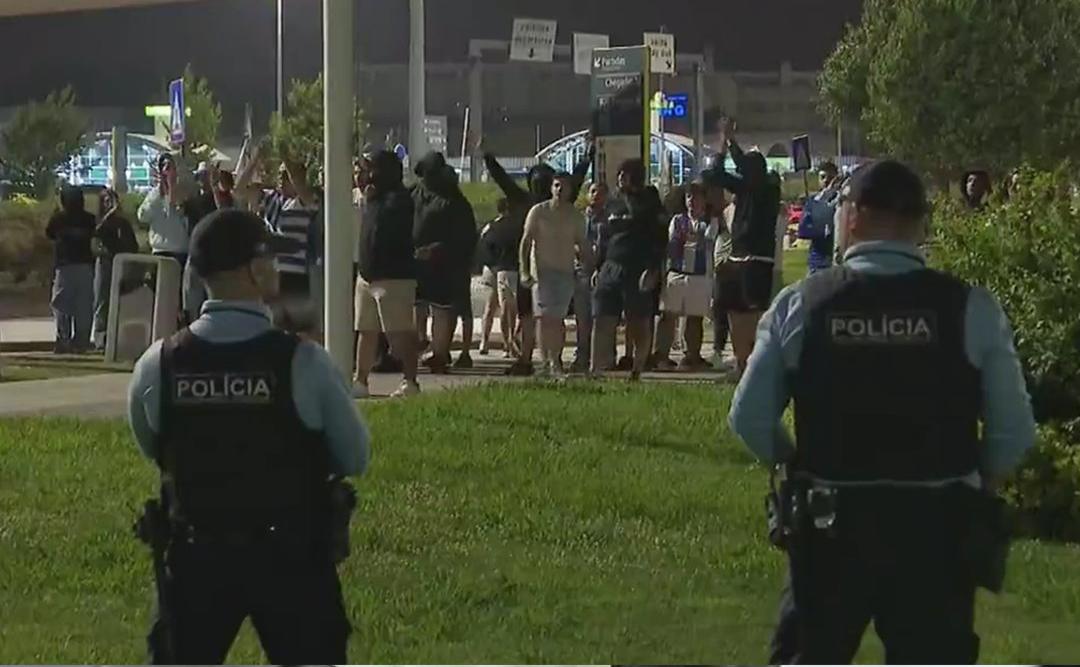 جماهير بورتو تهاجم بعثة الفريق بسبب الخروج من كأس العالم للأندية..صور