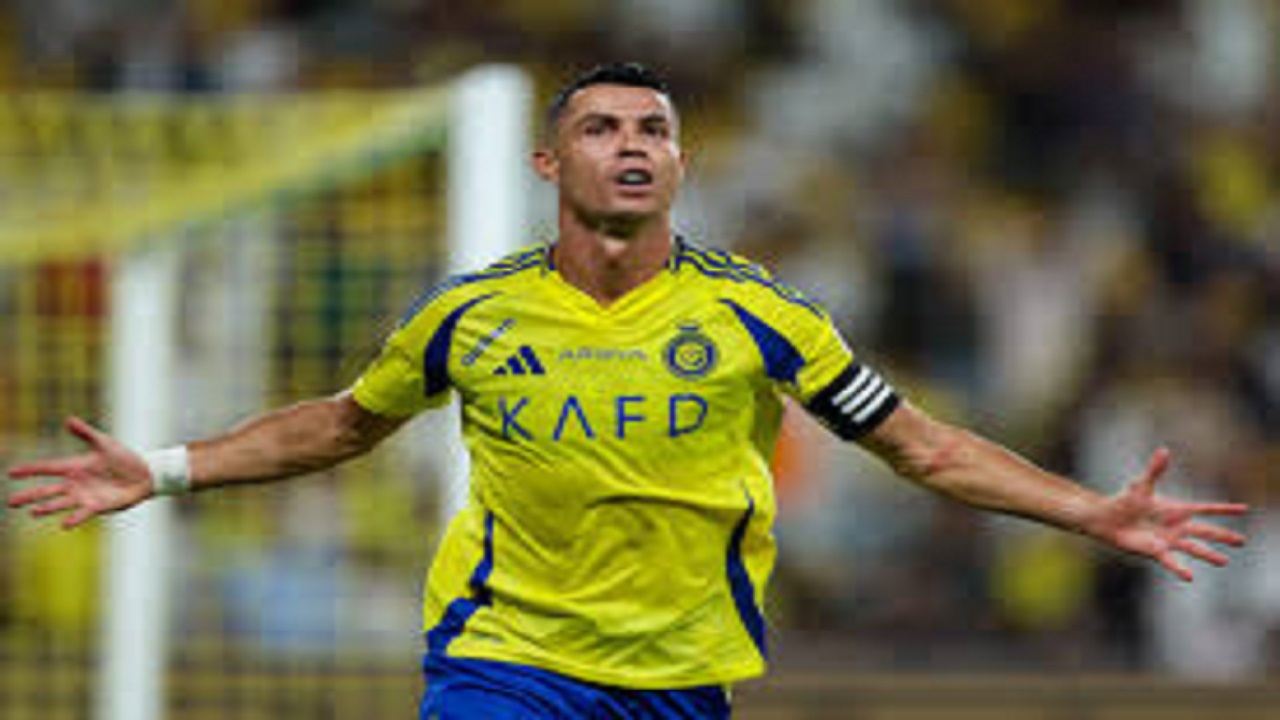 رونالدو بعد تجديد عقده مع النصر: &#8220;أحب الشعب السعودي.. فيديو
