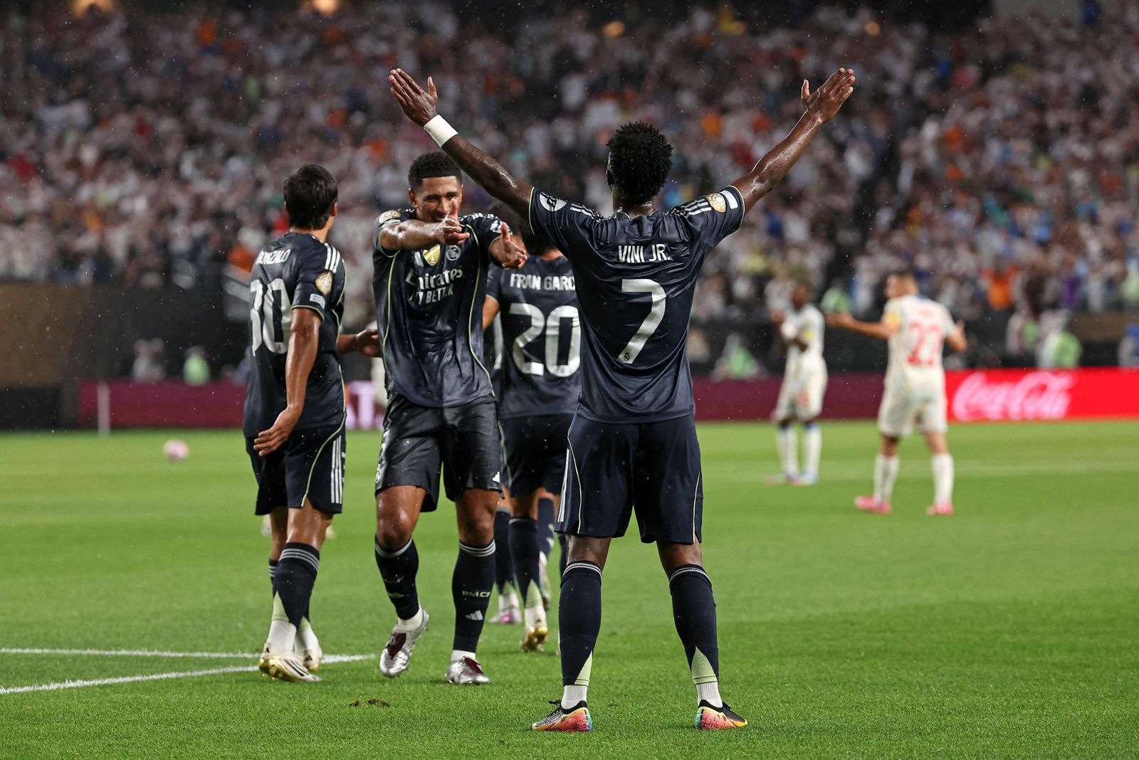 ريال مدريد يفوز على سالزبورغ بثلاثية ويتأهل إلى دور الـ16