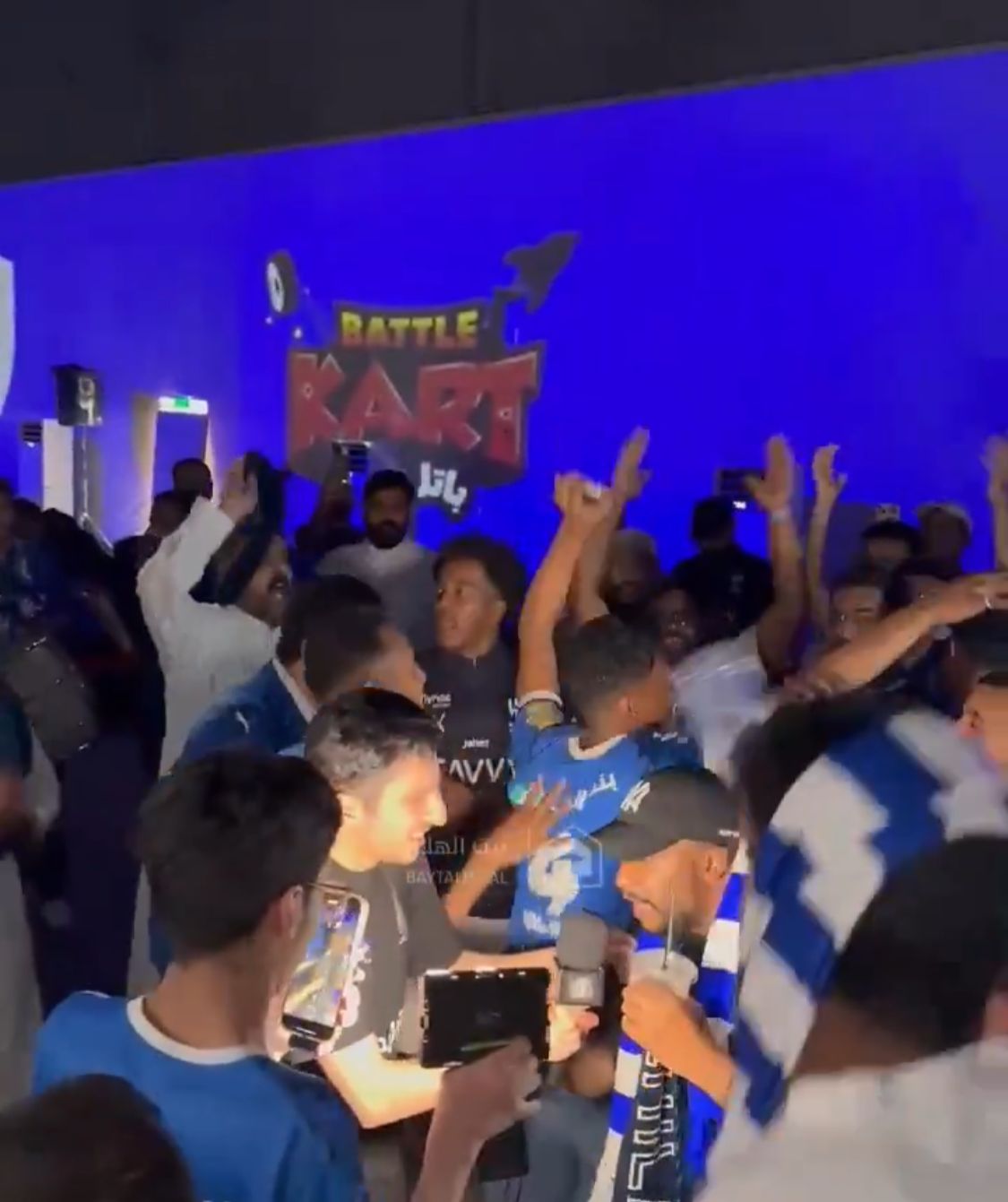 جماهير الهلال تعلن التحدي وتردد : هاتوا السيتي هاتوا السيتي .. فيديو