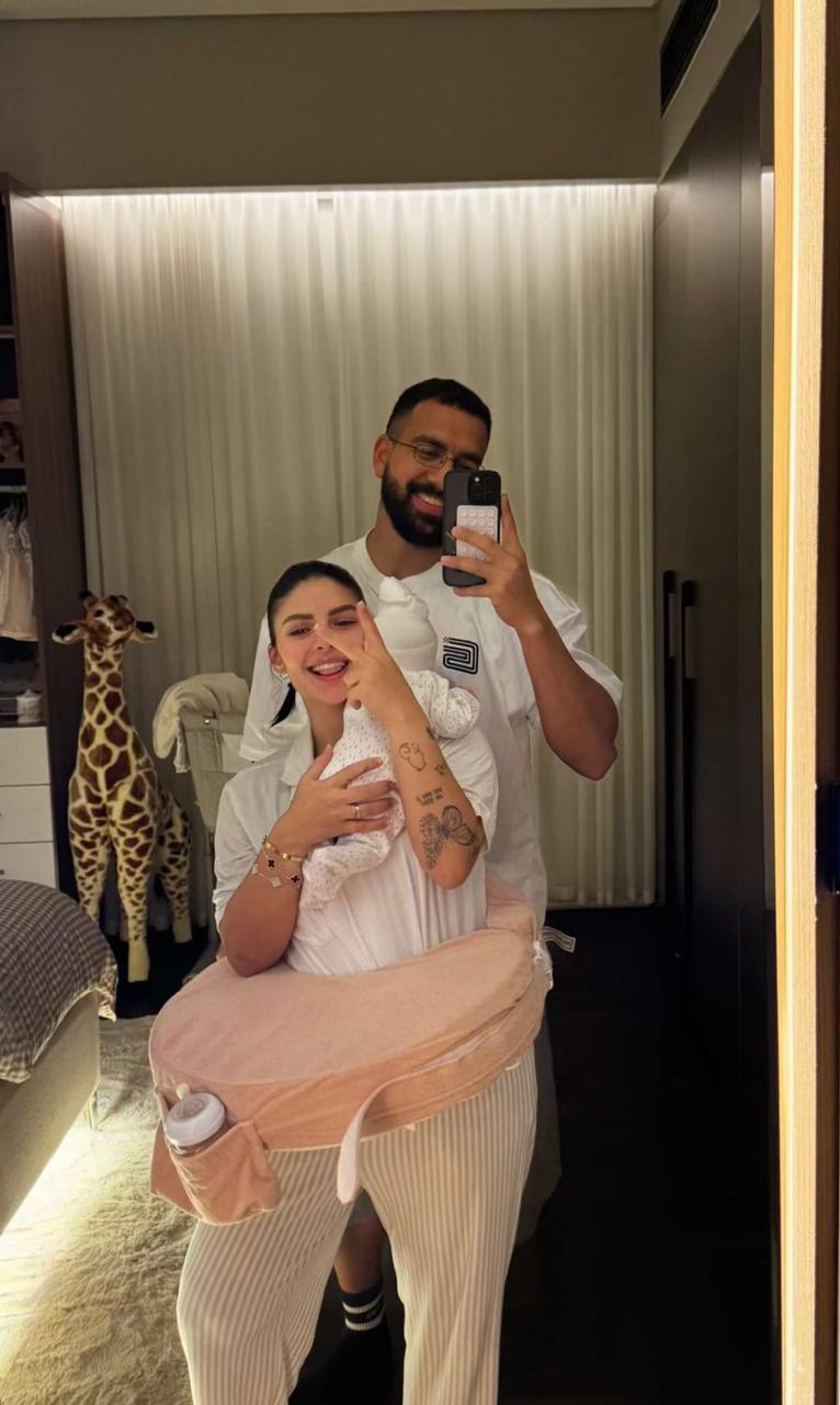 أصالة كامل تشارك صور دافئة مع عائلتها