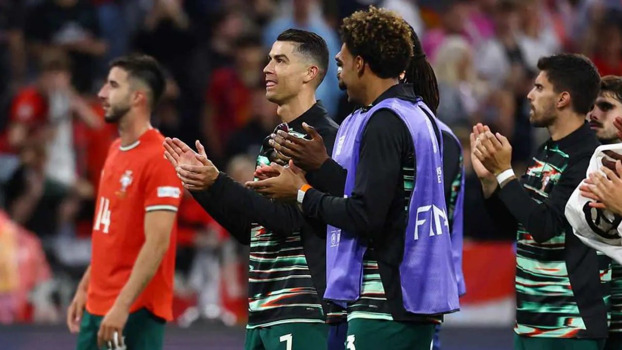 رد فعل عاطفي من رونالدو بعد الإطاحة بألمانيا.. فيديو