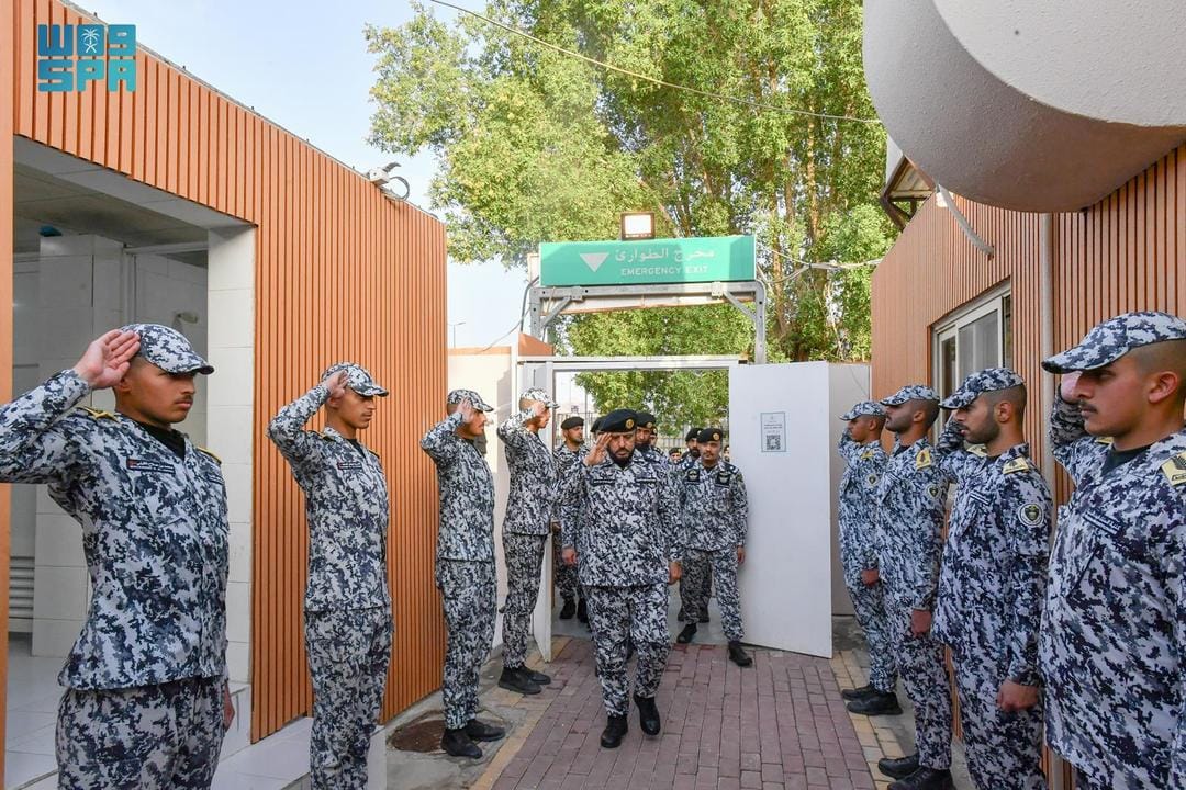اللواء الدعيج يتفقد مراكز كلية الملك فهد الأمنية في المشاعر المقدسة