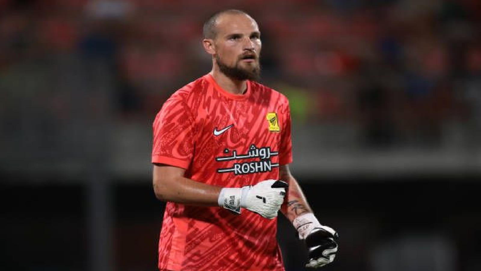 حارس الاتحاد يجري عملية جراحية