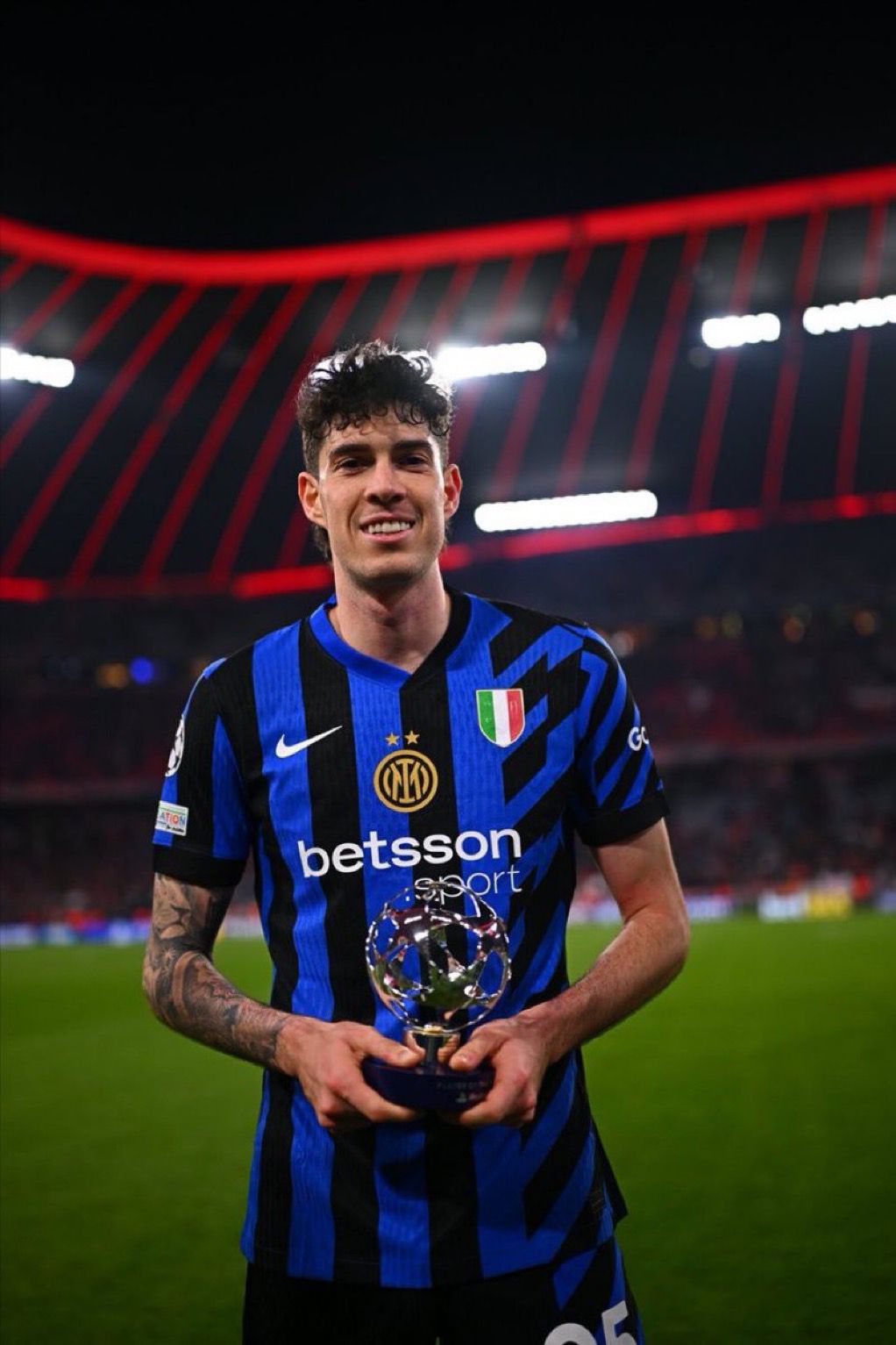 لي ريبوبليكا: الهلال يستهدف التعاقد مع باستوني وباريلا من إنتر ميلان