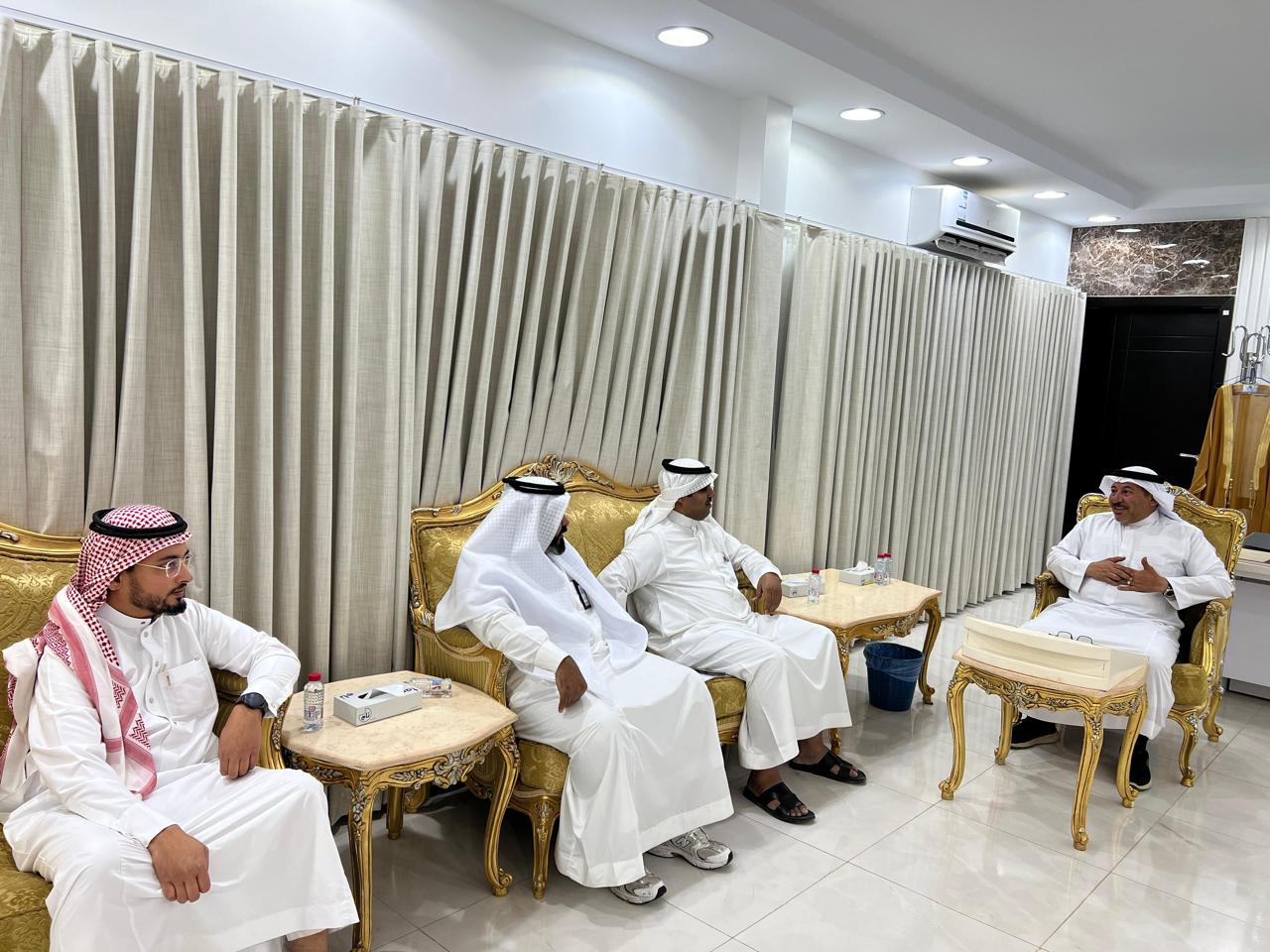 الرشيدان يستقبل الذايدي والرشيدي والخليفي لبحث موضوعات تخدم أهل محافظة طريف.. صور