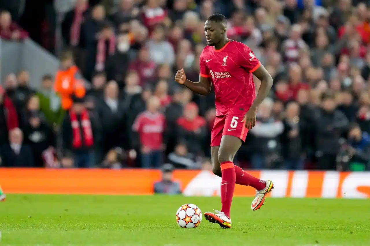 مدافع ليفربول يرفض النصر ويتمسك بأوروبا