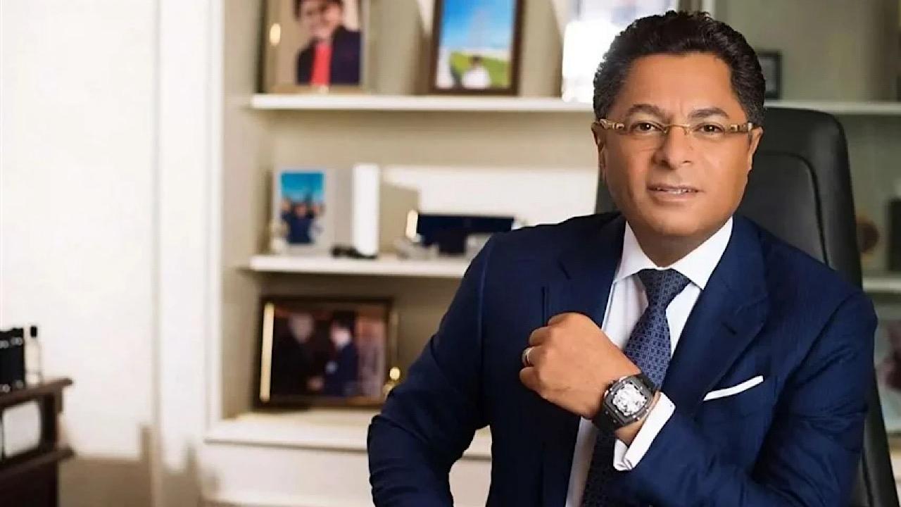 الاعلامي خالد أبو بكر يتعرض لوعكة صحية على الهواء