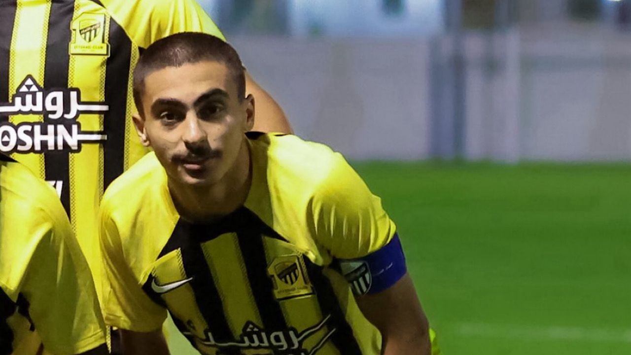 نجل حسين عبدالغني خارج أسوار الاتحاد