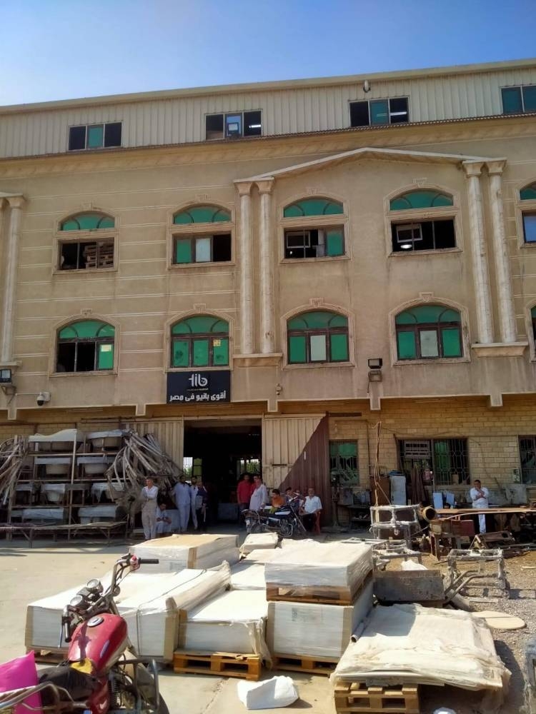 قتلى وجرحى في انفجار مصنع بمصر.. صور