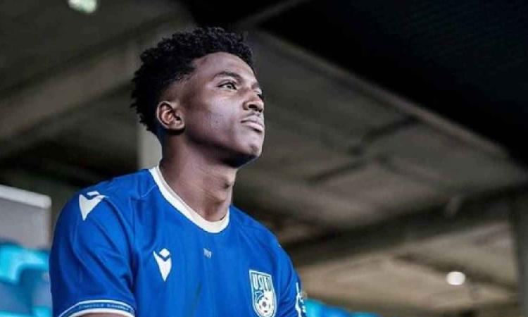 رسميا.. لوزان السويسري يضم السعودي مهند آل سعد حتى 2026