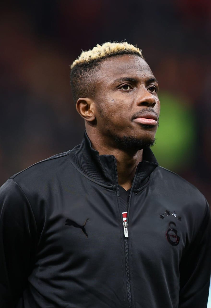 تهديدات بالقتل لنائب رئيس نابولي بسبب صفقة أوسيمين