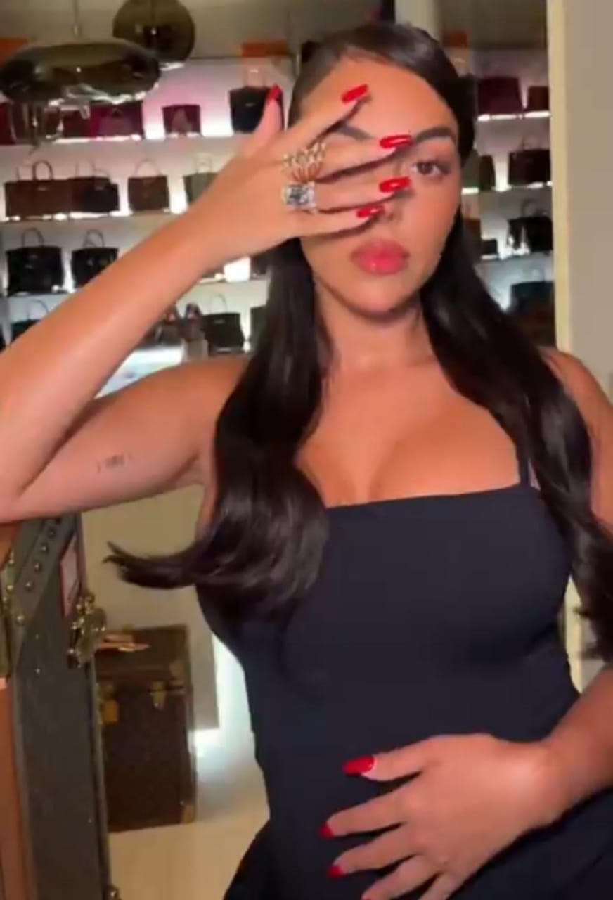 بفستان قصير.. جورجينا تتصدر الترند الجديد وتشعل مواقع التواصل .. فيديو