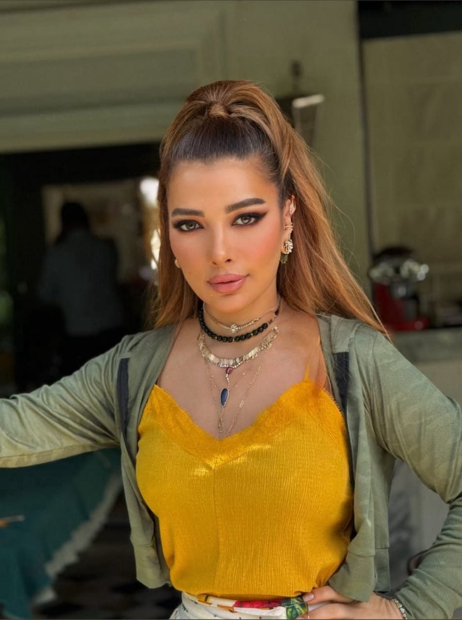 أصالة تخطف الأنظار بملامح عشرينية والجمهور يتغزل بجمالها.. صور