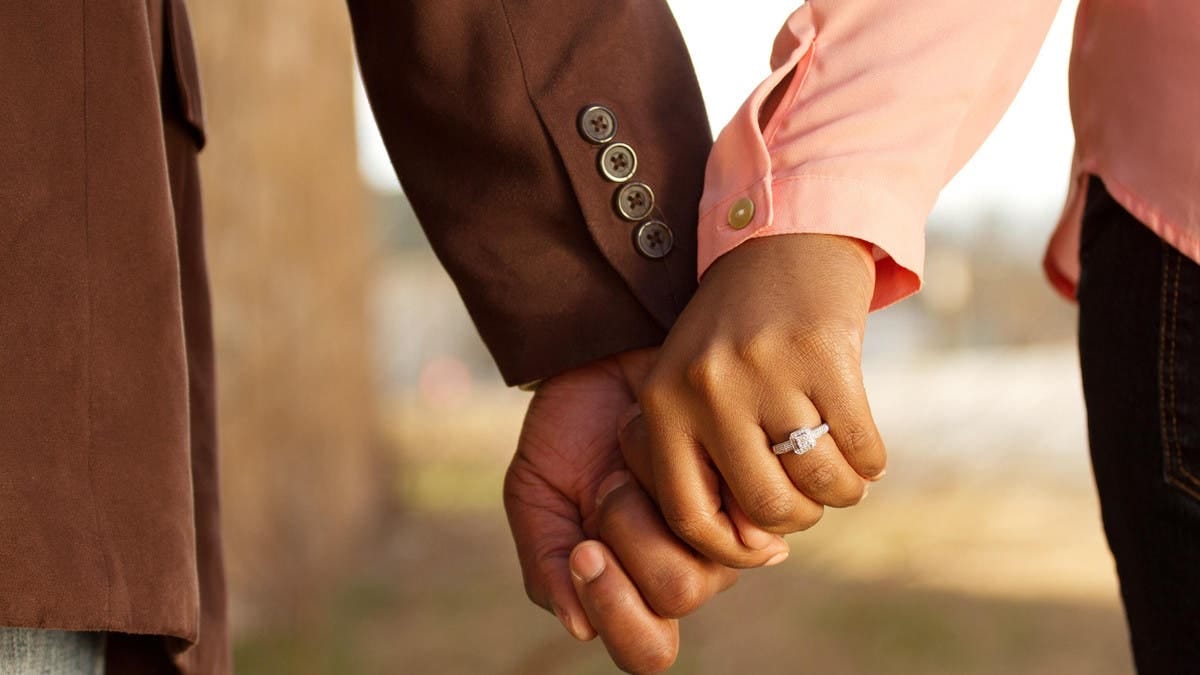 النمر يؤكد: غير المتزوجين أكثر عرضة لجلطات القلب