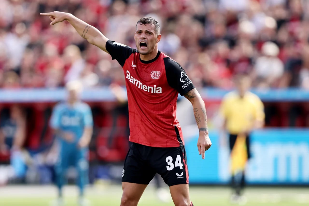 تن هاج يرفض رحيل تشاكا وسط أنباء انتقاله لسندرلاند