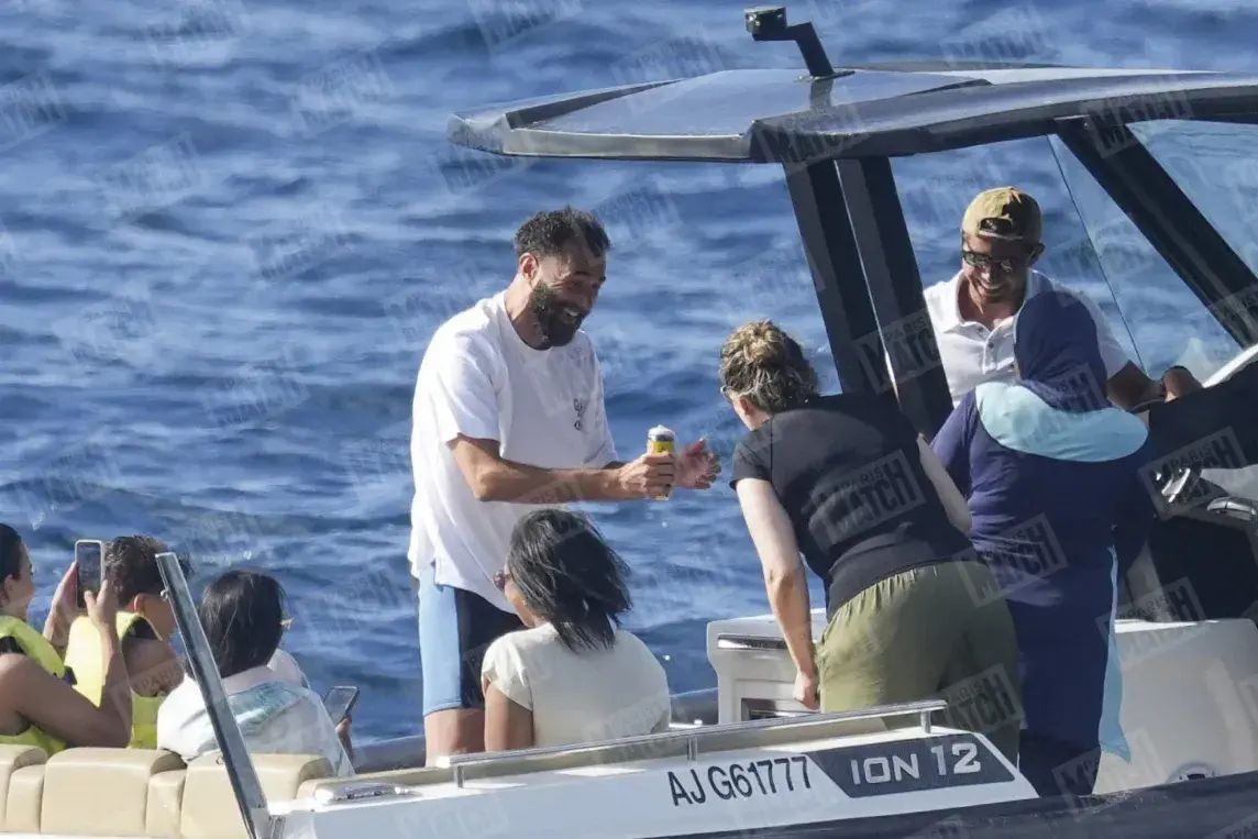 بنزيما يحتفل بزفافه في جزيرة كورسيكا .. صور