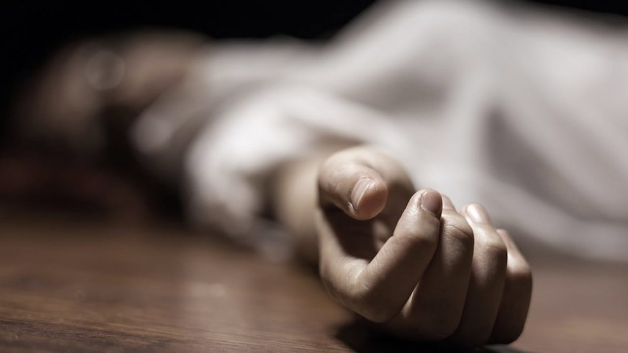 العثور على جثة فتاة بلا رأس يثير الذعر