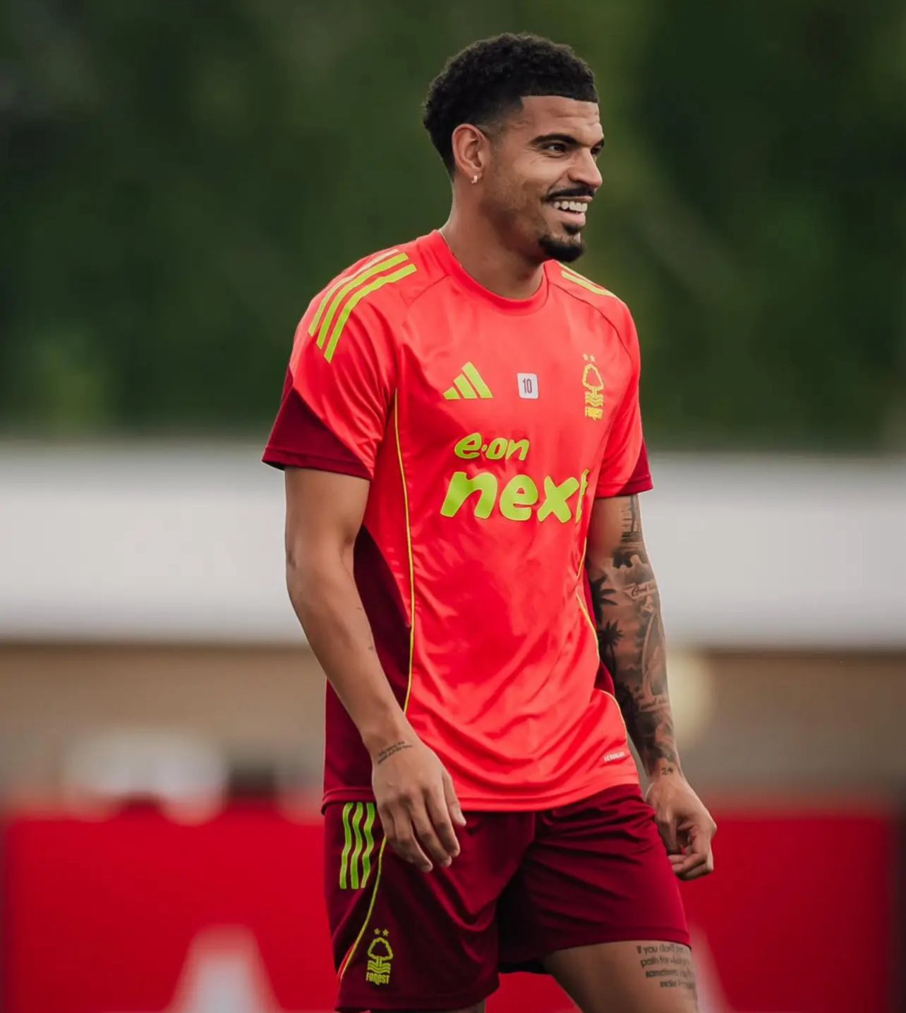 الأهلي يدرس تعزيز صفوفه بعدة أسماء بارزة