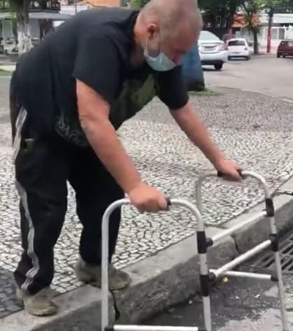 مكتشف رونالدو يعيش أوضاعا مأساوية.. والظاهرة يرفض مساعدته