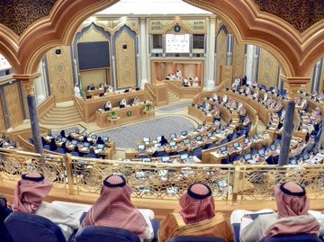 الشورى يطالب بإنشاء سوق للمستثمرين المؤهلين لتداول أدوات الدين المضمونة برهن